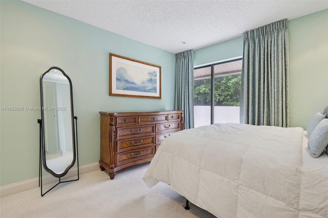 121 SW 96th Ter 205, Plantation, FL 33324