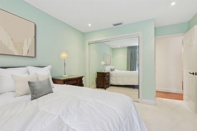 121 SW 96th Ter 205, Plantation, FL 33324