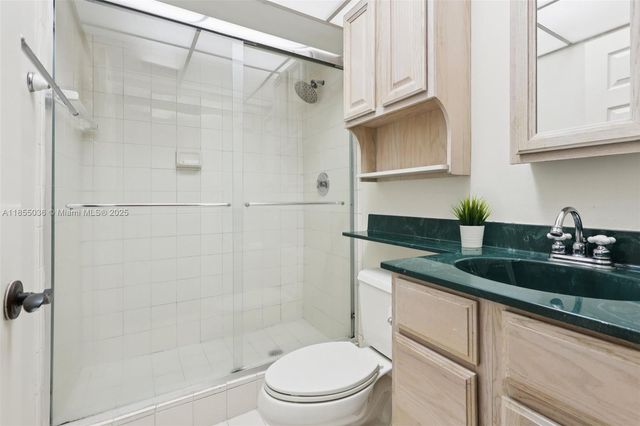 121 SW 96th Ter 205, Plantation, FL 33324