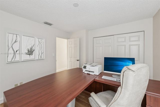 121 SW 96th Ter 205, Plantation, FL 33324