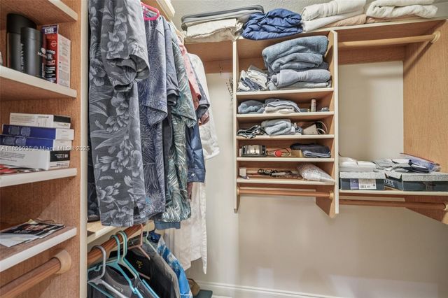 121 SW 96th Ter 205, Plantation, FL 33324