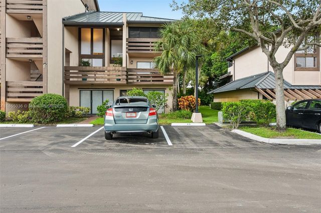 121 SW 96th Ter 205, Plantation, FL 33324