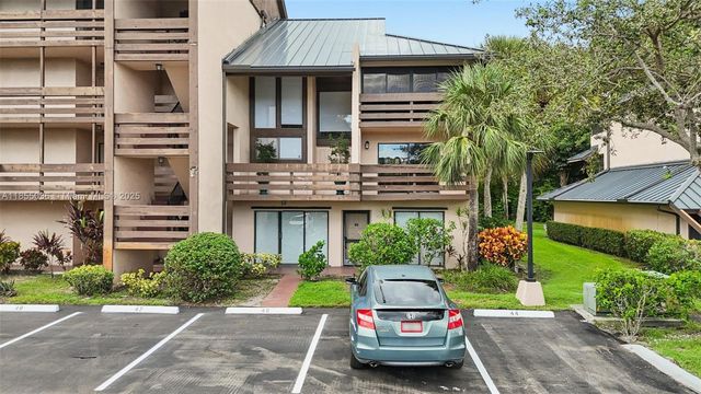 121 SW 96th Ter 205, Plantation, FL 33324