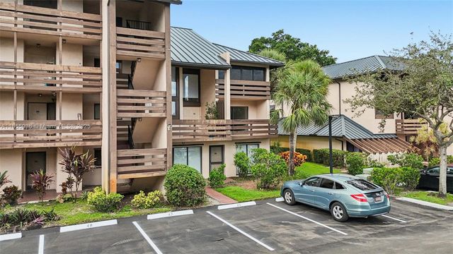 121 SW 96th Ter 205, Plantation, FL 33324