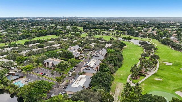 121 SW 96th Ter 205, Plantation, FL 33324