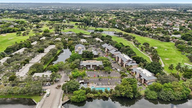 121 SW 96th Ter 205, Plantation, FL 33324