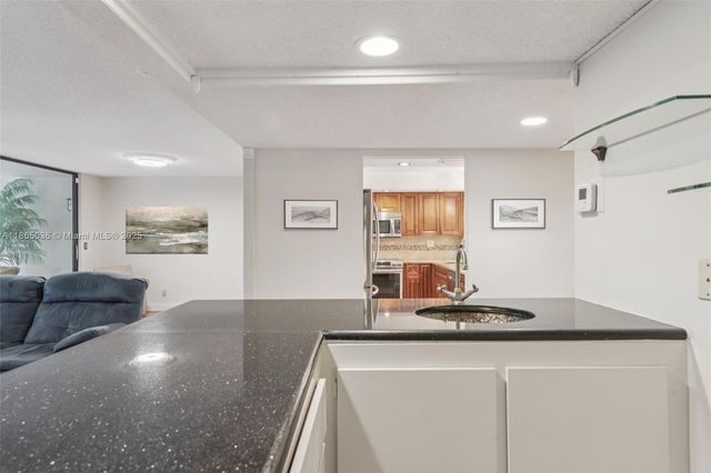 121 SW 96th Ter 205, Plantation, FL 33324