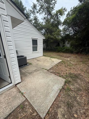 300 Macgregor Drive, Summerville, SC 29486
