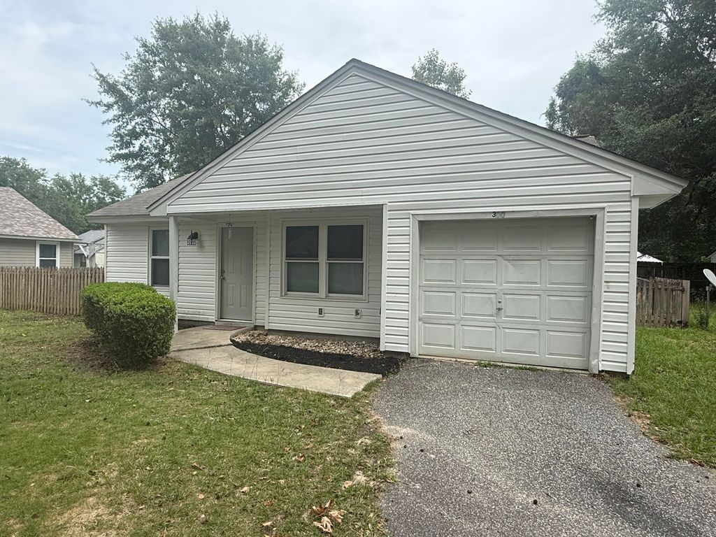 300 Macgregor Drive, Summerville, SC 29486