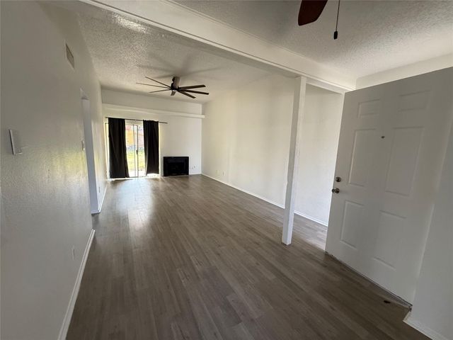 6715 Woodhue DR, Austin, TX 78745