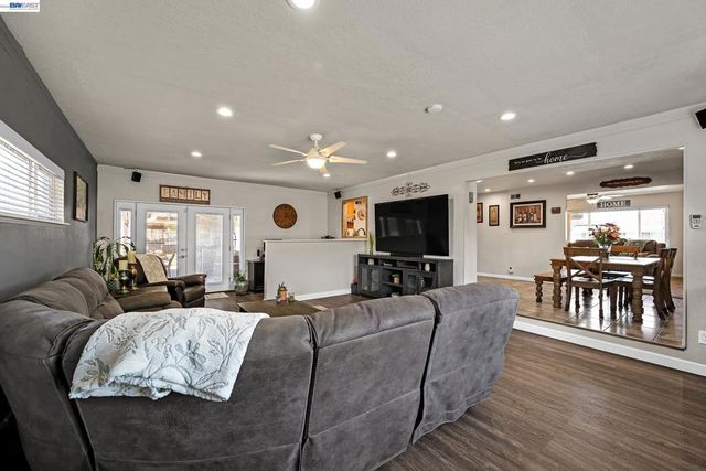 25483 Lindenwood Way, Hayward, CA 94545