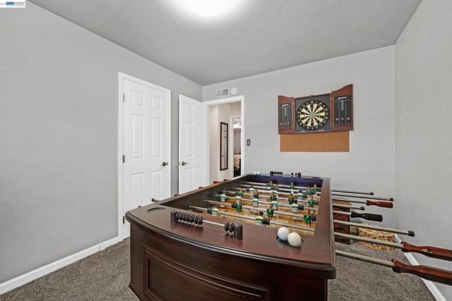 25483 Lindenwood Way, Hayward, CA 94545