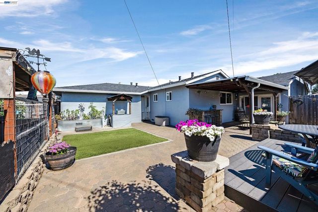 25483 Lindenwood Way, Hayward, CA 94545