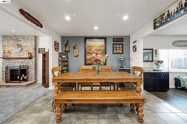 25483 Lindenwood Way, Hayward, CA 94545