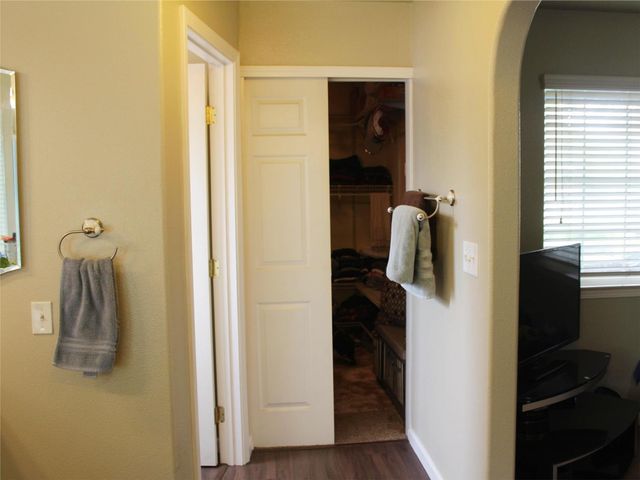 2307 N Hayes Avenue, Fresno, CA 93723