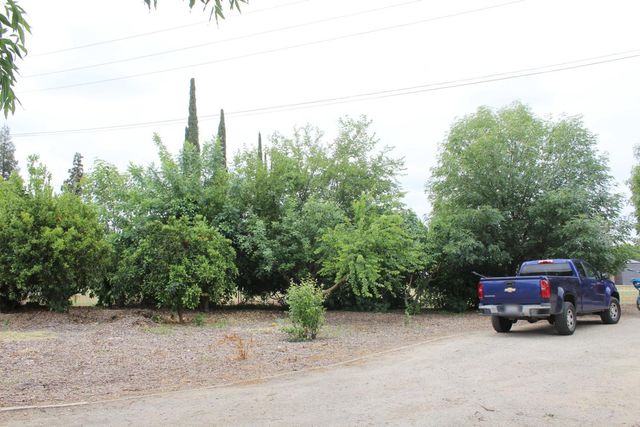 2307 N Hayes Avenue, Fresno, CA 93723
