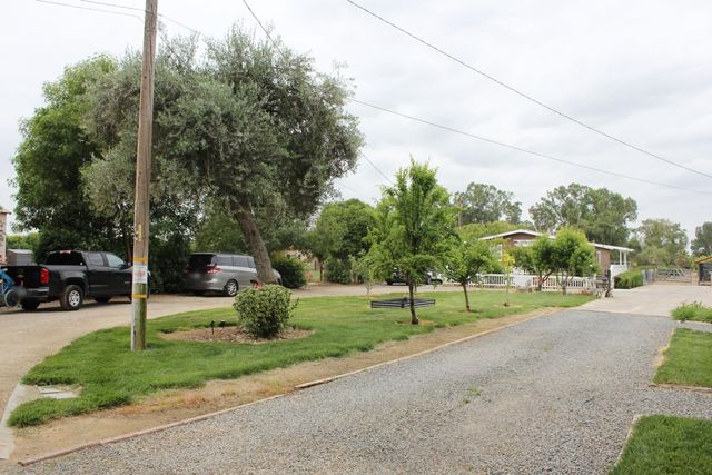 2307 N Hayes Avenue, Fresno, CA 93723