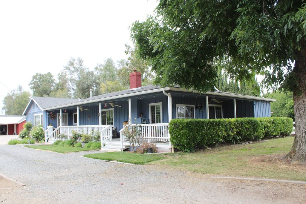 2307 N Hayes Avenue, Fresno, CA 93723
