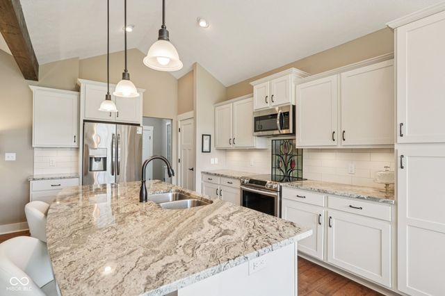 1569 Leisure Way, Greenfield, IN 46140