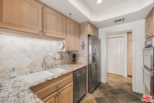 4235 Mary Ellen Avenue 303, Los Angeles, CA 91604