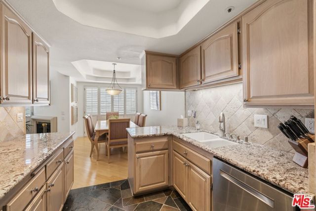 4235 Mary Ellen Avenue 303, Los Angeles, CA 91604