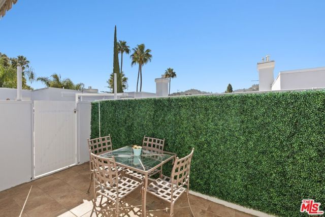 4235 Mary Ellen Avenue 303, Los Angeles, CA 91604