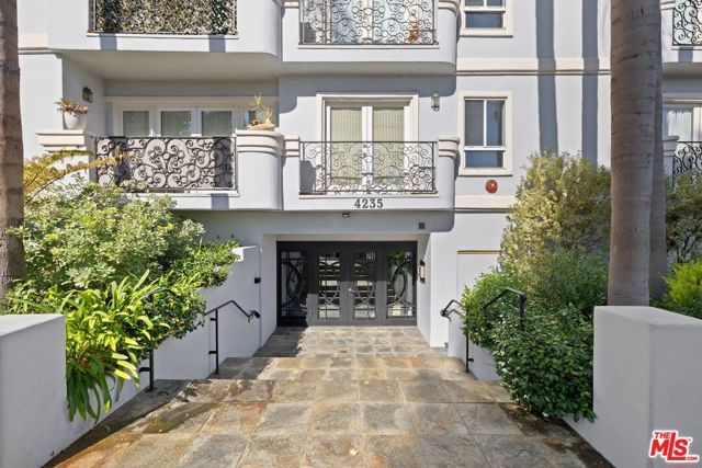 4235 Mary Ellen Avenue 303, Los Angeles, CA 91604