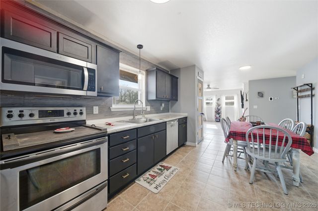 1643 S Oak Avenue, Bartlesville, OK 74003