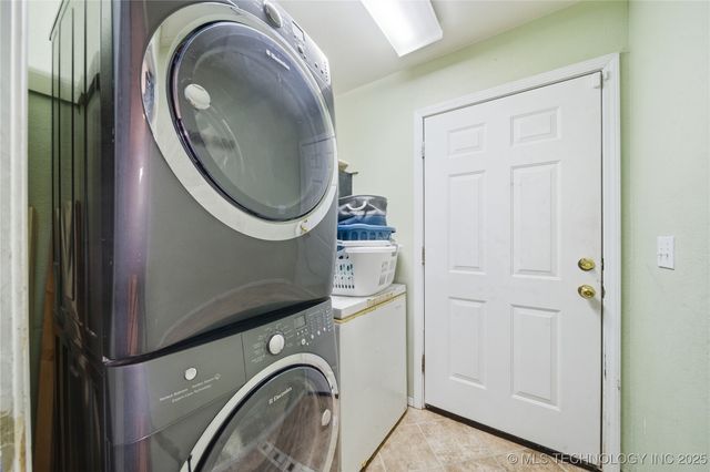 1643 S Oak Avenue, Bartlesville, OK 74003