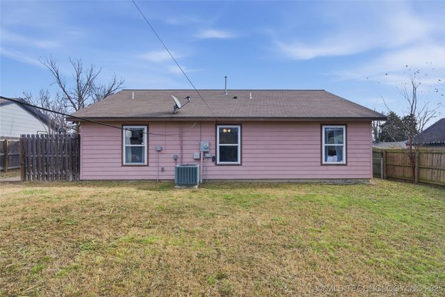 1643 S Oak Avenue, Bartlesville, OK 74003