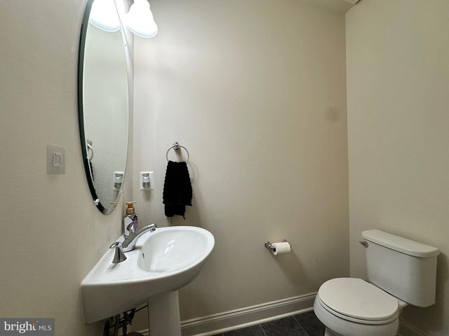 22611 WINDSOR LOCKS SQ, Ashburn, VA 20148