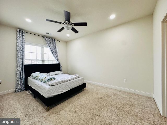 22611 WINDSOR LOCKS SQ, Ashburn, VA 20148