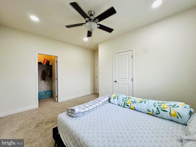 22611 WINDSOR LOCKS SQ, Ashburn, VA 20148