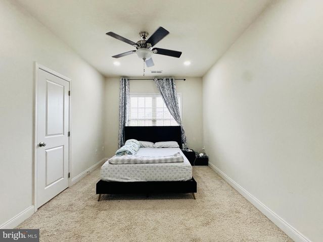 22611 WINDSOR LOCKS SQ, Ashburn, VA 20148