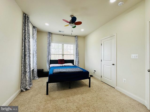 22611 WINDSOR LOCKS SQ, Ashburn, VA 20148