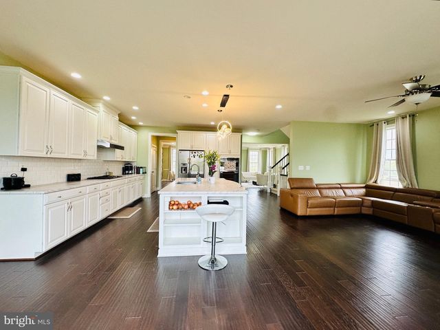 22611 WINDSOR LOCKS SQ, Ashburn, VA 20148