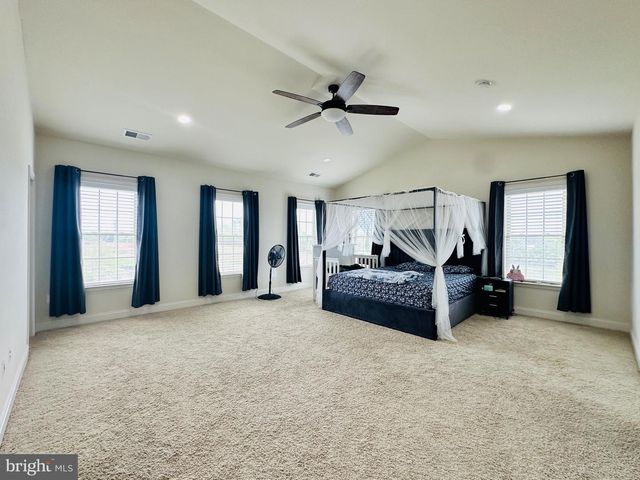 22611 WINDSOR LOCKS SQ, Ashburn, VA 20148