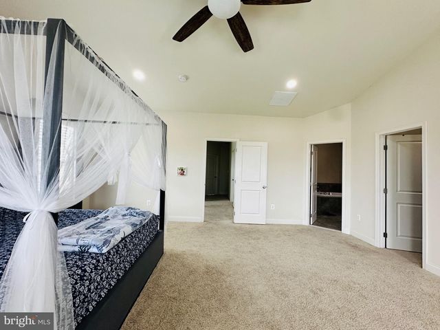 22611 WINDSOR LOCKS SQ, Ashburn, VA 20148