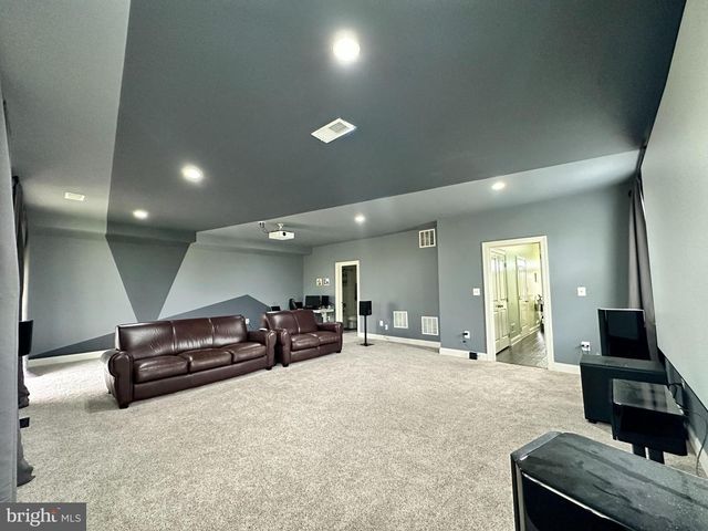 22611 WINDSOR LOCKS SQ, Ashburn, VA 20148
