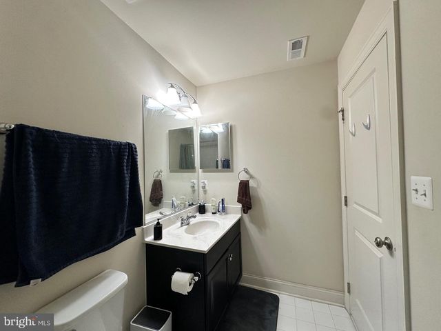 22611 WINDSOR LOCKS SQ, Ashburn, VA 20148
