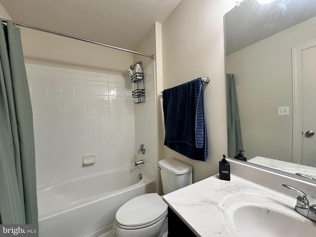 22611 WINDSOR LOCKS SQ, Ashburn, VA 20148