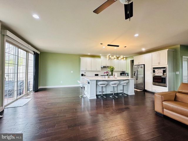 22611 WINDSOR LOCKS SQ, Ashburn, VA 20148
