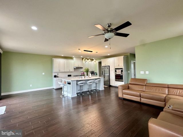 22611 WINDSOR LOCKS SQ, Ashburn, VA 20148