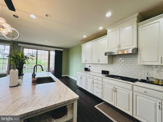 22611 WINDSOR LOCKS SQ, Ashburn, VA 20148