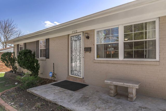 1312 Jannelle Court, Lexington, KY 40517