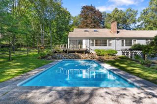 71 Jonathan Road, New Canaan, CT 06840