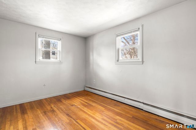 17 Dune Road, Enfield, CT 06082