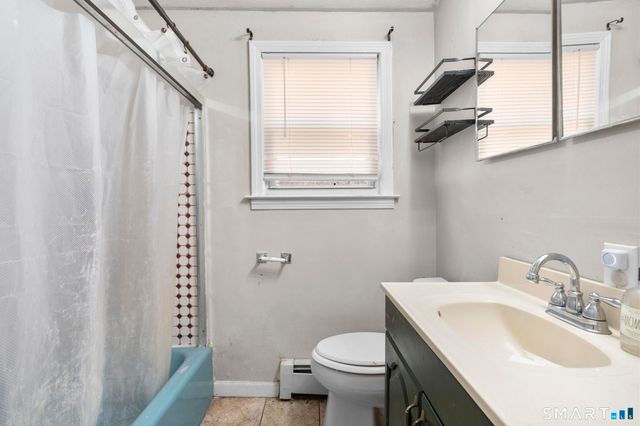 17 Dune Road, Enfield, CT 06082