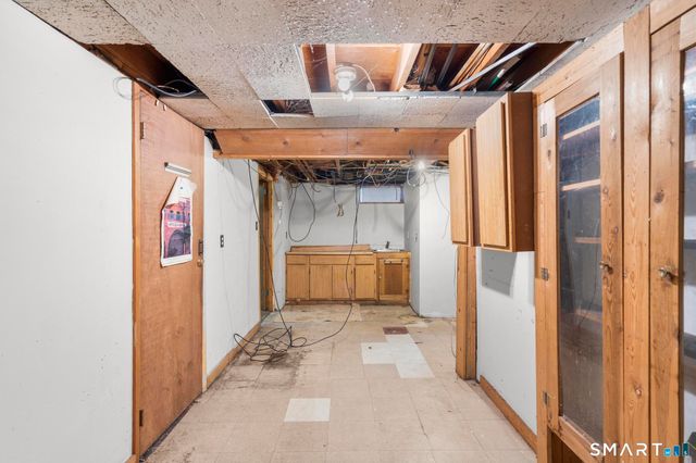 17 Dune Road, Enfield, CT 06082