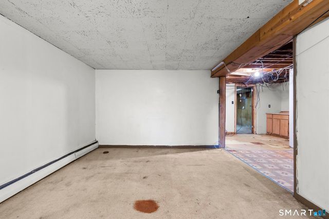 17 Dune Road, Enfield, CT 06082